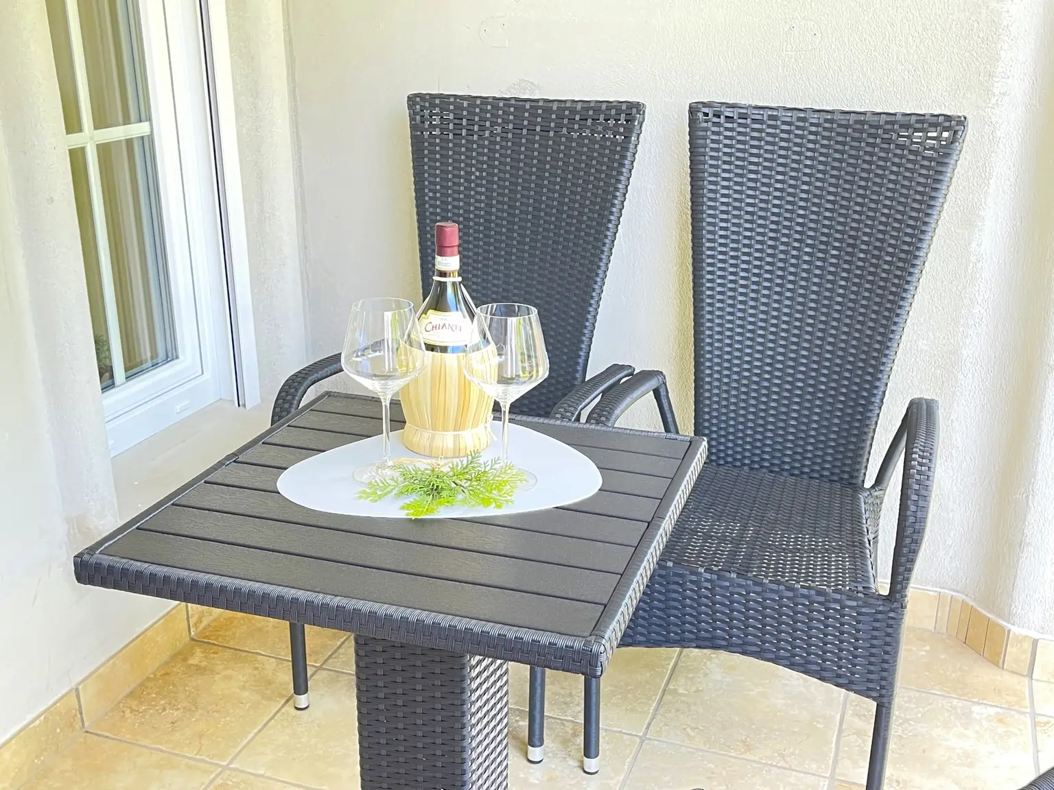 "Lieblingsplatz" auf der Terrasse vor der Küche (EG)