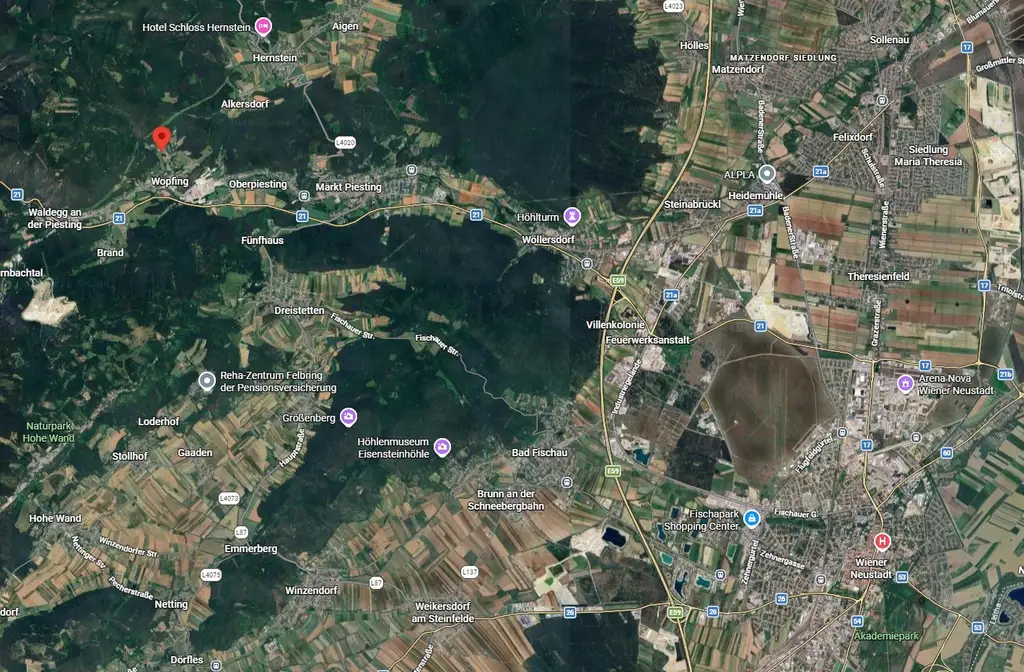 Modernisiertes Einfamilienhaus mit 1.057m² Grundstück, Luftwärmepumpe & PV-Anlage in ruhiger Ortsrandlage von Wopfing