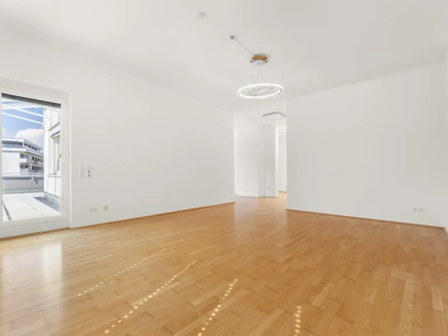 Traumhafte und junge 4 Zimmer 110m² Terrassenwohnung plus 2 Tiefgaragenplätze - Stadtwohnung - Hans-Sachs-Straße
