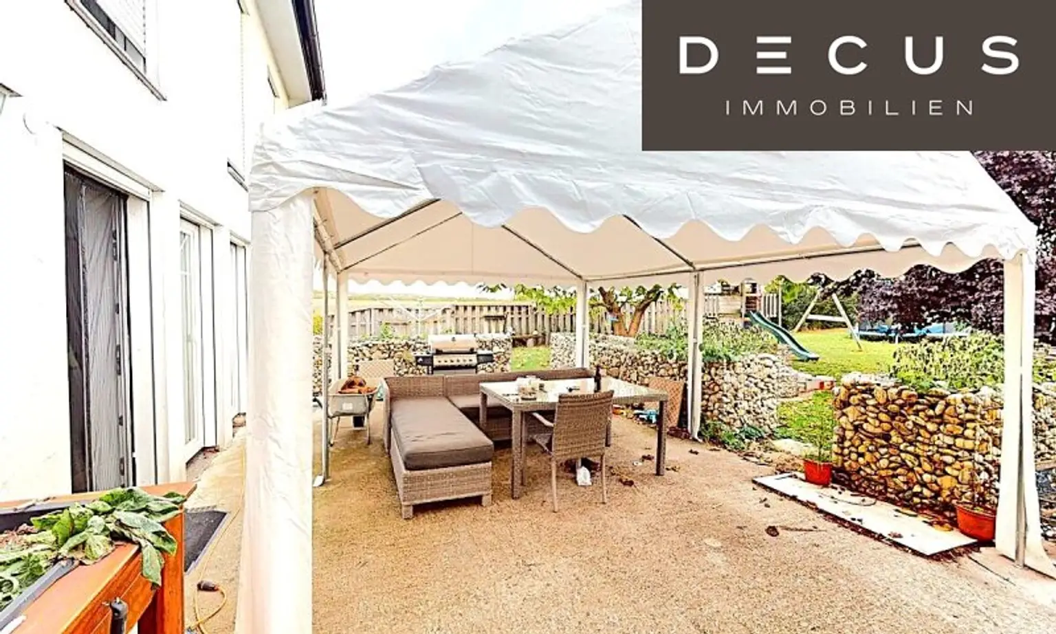 TRAUMHAFTES EINFAMILIENHAUS MIT MIT WOHNKÜCHE, 4 SCHLAFZIMMERN UND GROSSEM GARTEN