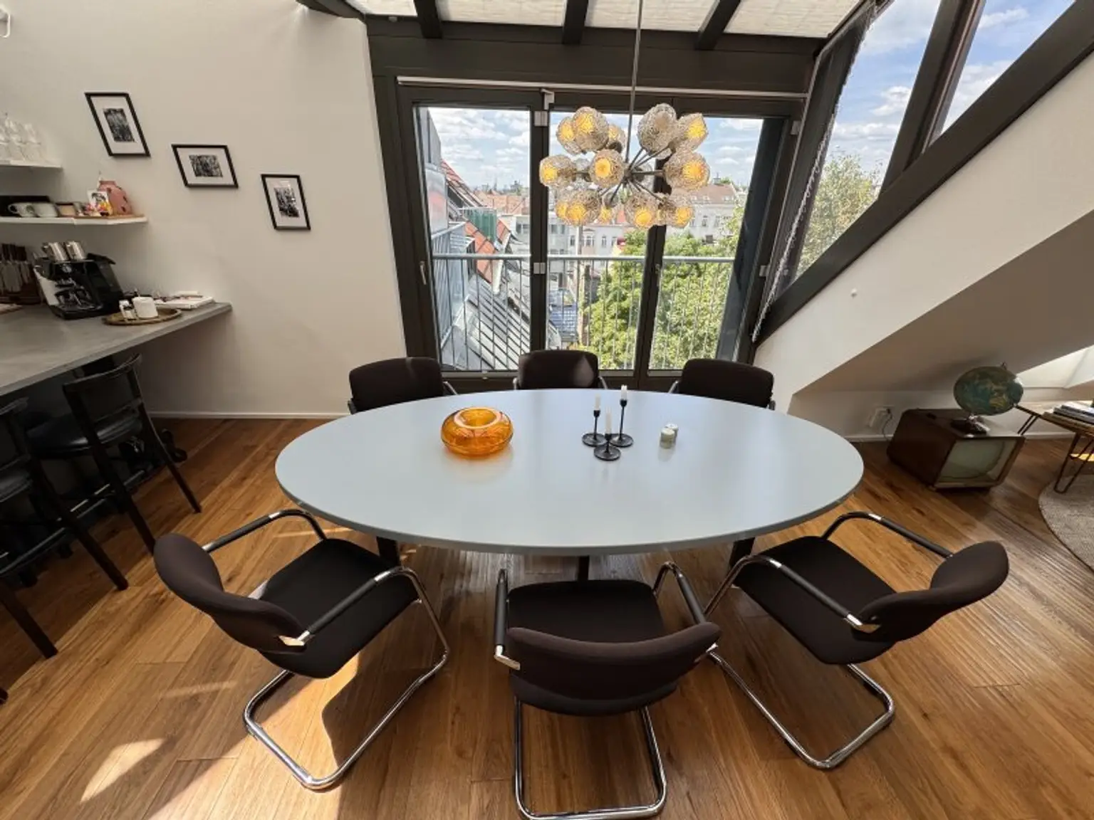 Esstisch im Wohnzimmer
