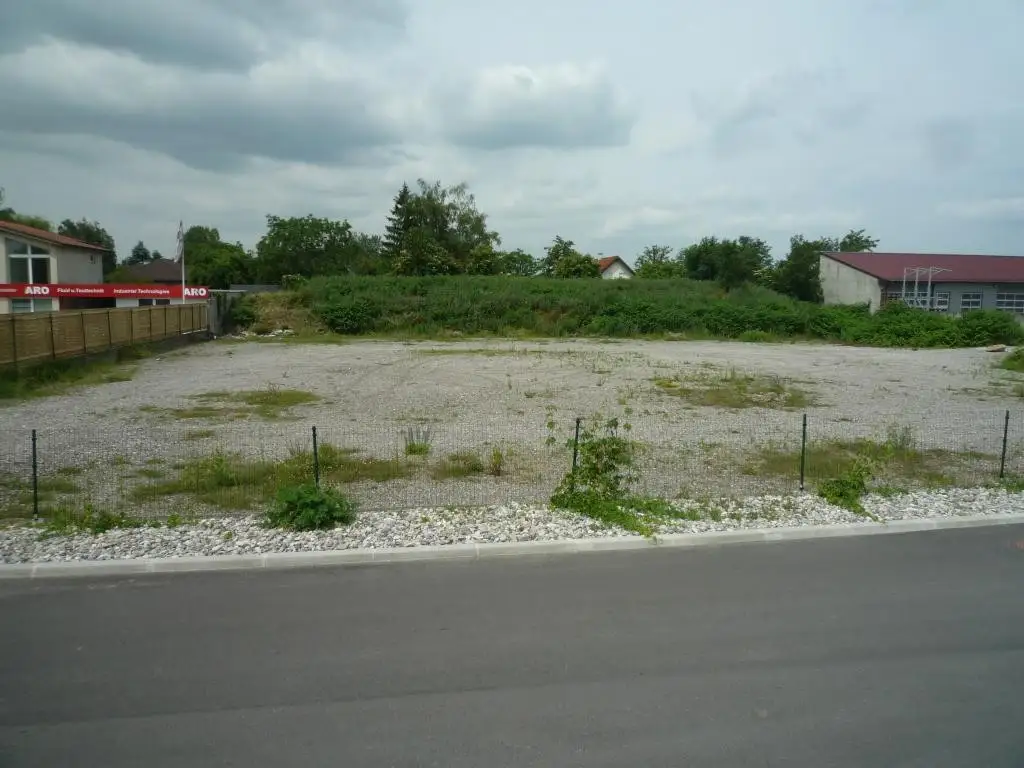 BETIEBSGRUNDSTÜCK IM GEWERBEGEBIET TULLN- LANGENROHR , MIT BAURECHT, NEBEN B 19 !!!.