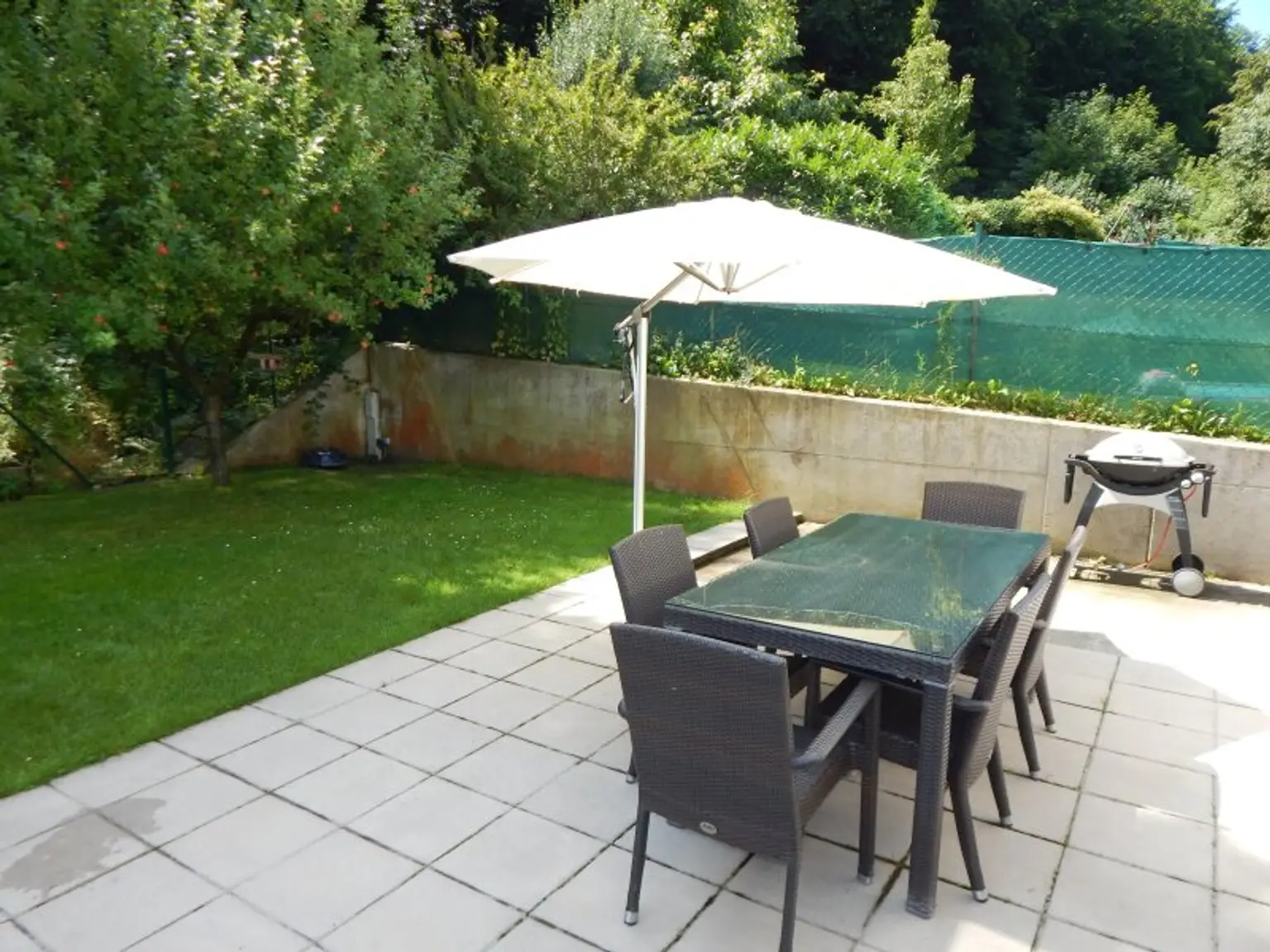 "Wohntraum" Villa mit Pool - Fernblick und direkten Zugang zum Wald