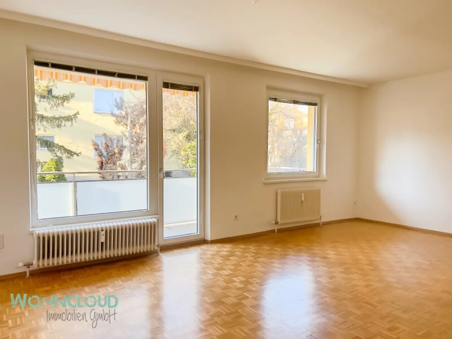 WOHNZIMMER AUSGANG LOGGIA