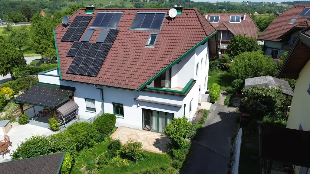 Doppelhaushälfte mit Garten & Carport - in beliebter Lage