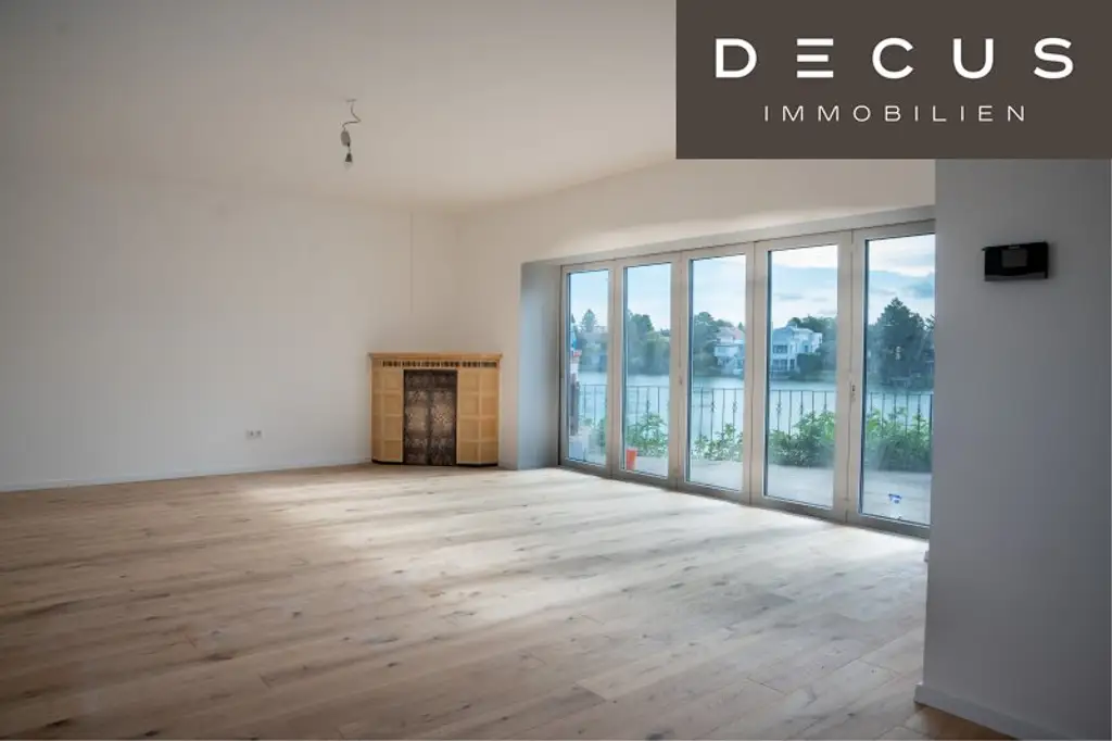 EXKLUSIVES SEEHAUS MIT EIGENEM STEG