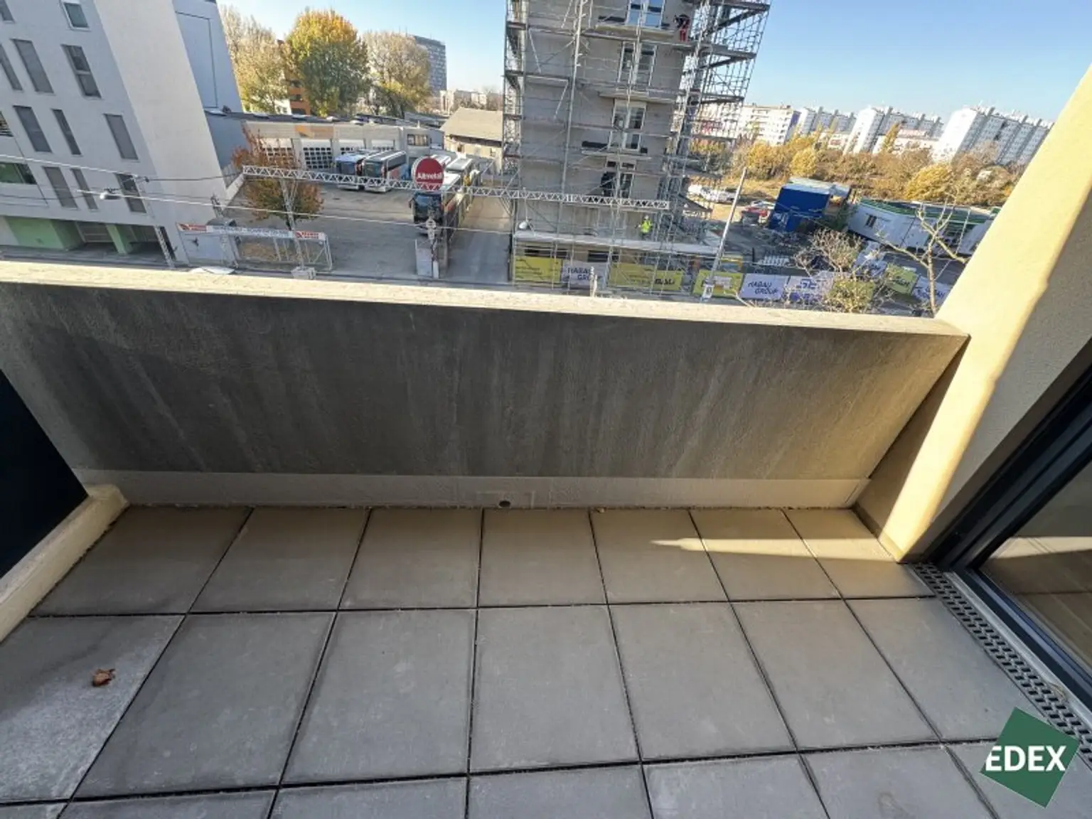 2-Zimmer-Wohnung mit Loggia und Einbauküche – perfekt für Singles & Jungpaare