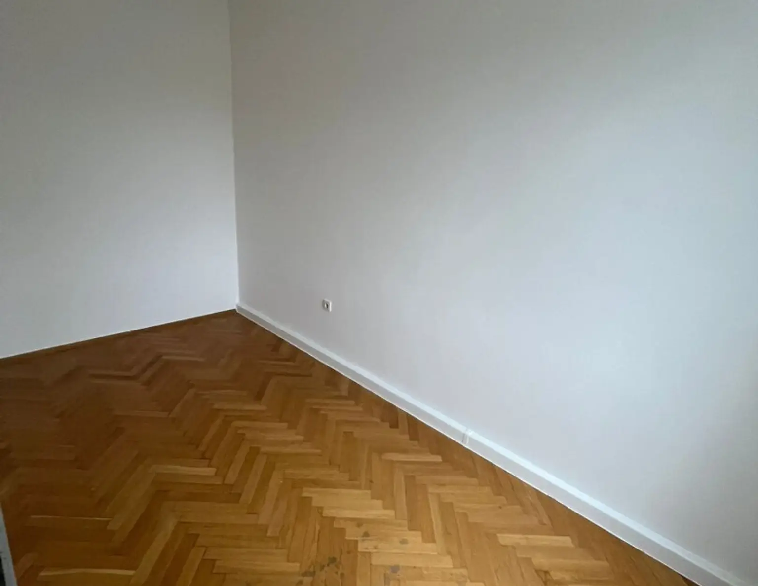 Attraktives 2,5-Zimmer-Zuhause in Kapellenstraße: Modern saniert, top angebunden, nähe Webling - zur Miete! Haustiere willkommen!