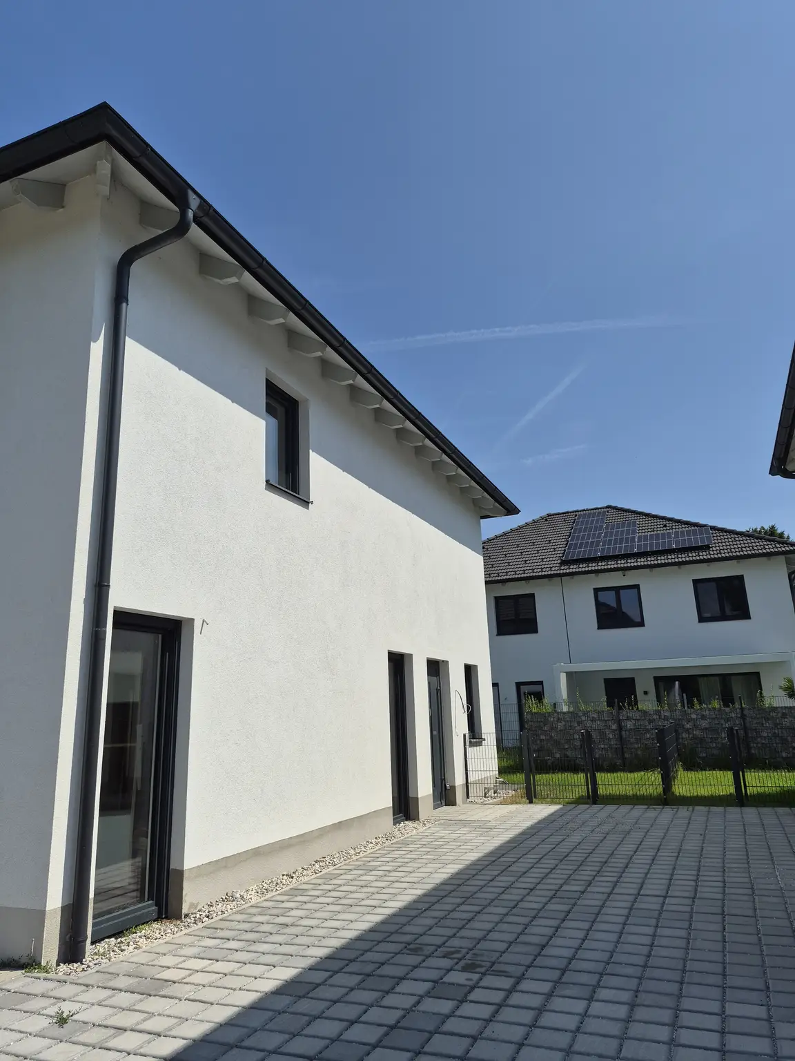 Neubau - Tolle Doppelhaushälfte belagsfertig - Neufelder See schnell erreichbar!