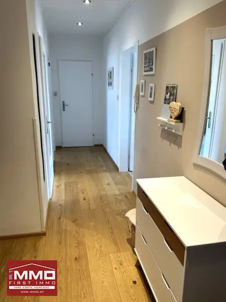 *NEUER PREIS* - TRAUMHAFTE DACHGESCHOSSWOHNUNG MIT LOGGIA IN LANGENZERSDORF