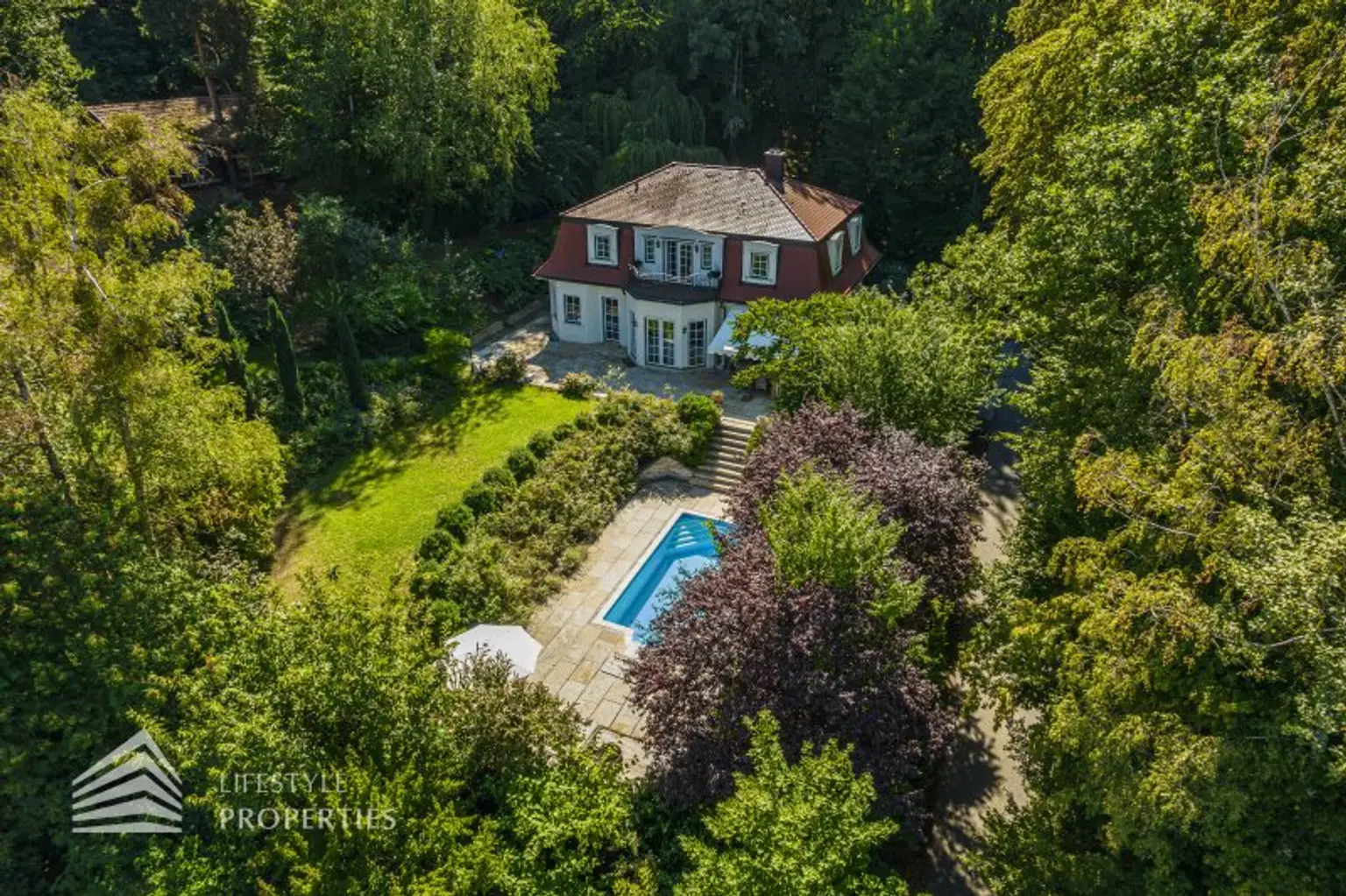 Wunderschöne Villa mit Pool und weitläufigem Grundstück, Nähe Pressbaum