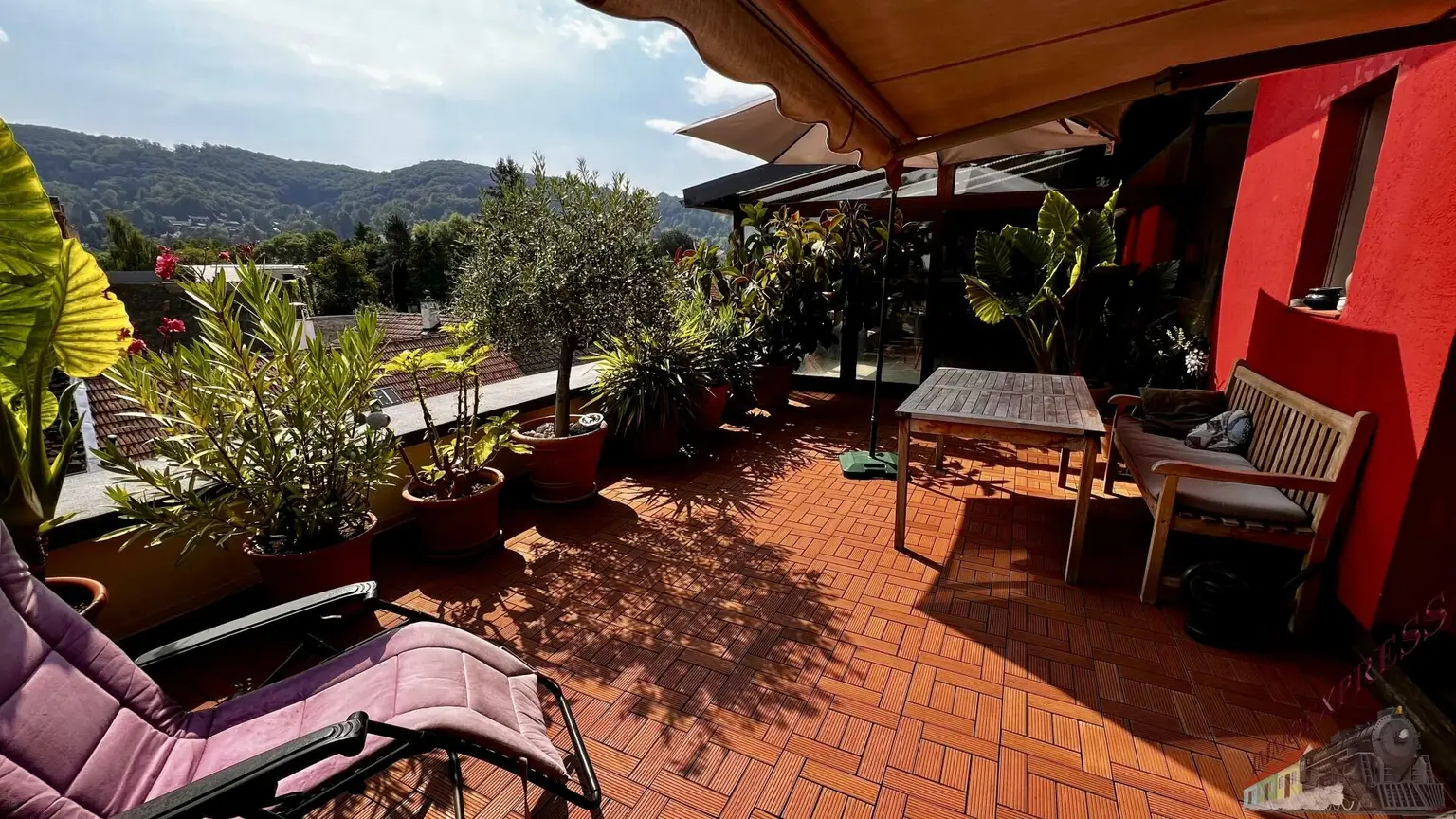 4-Zimmer-Dachgeschoß-Wohnung PLUS Garten im Naturparadies