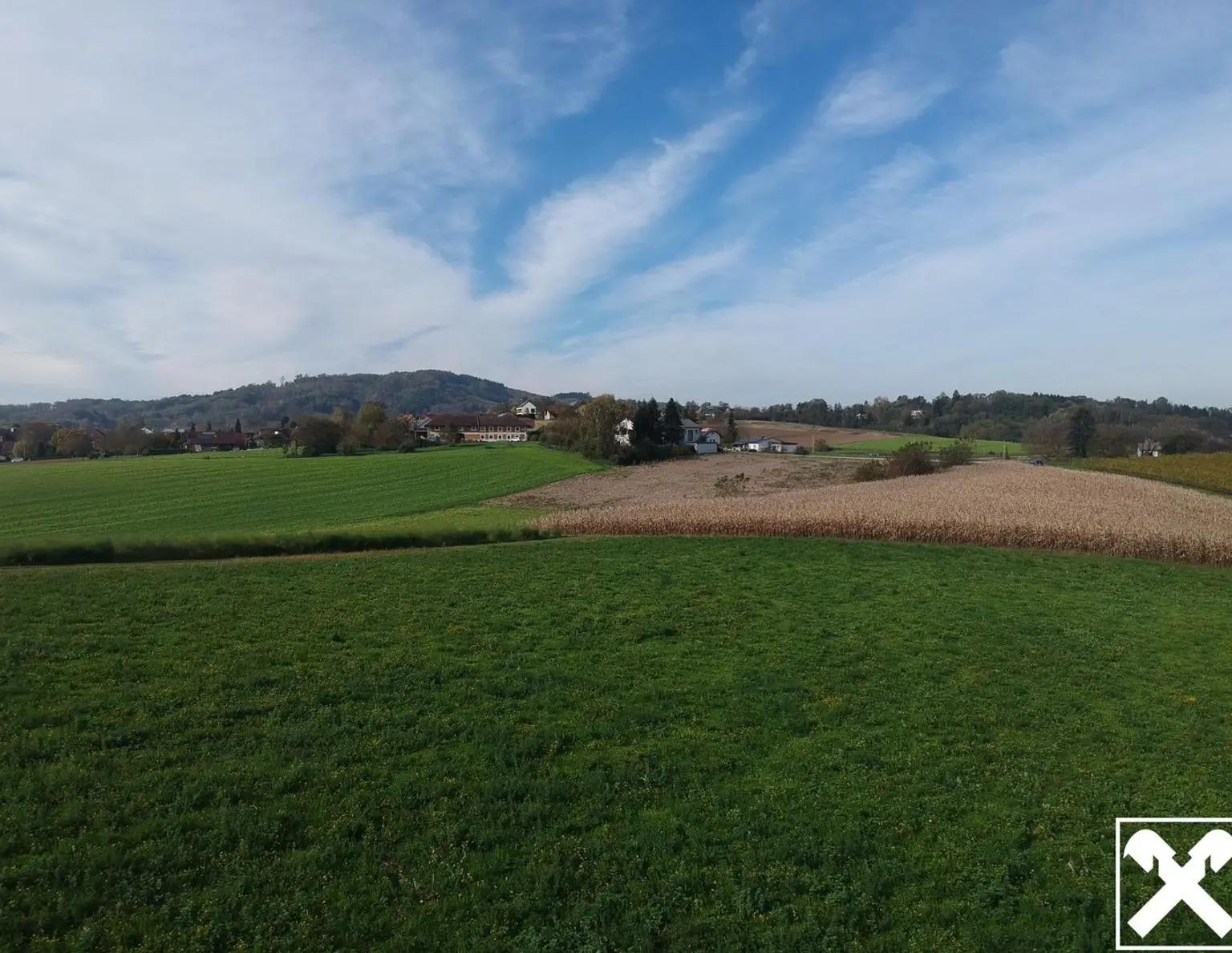 Landwirtschaftlicher Nutzgrund direkt an Aichbergstraße