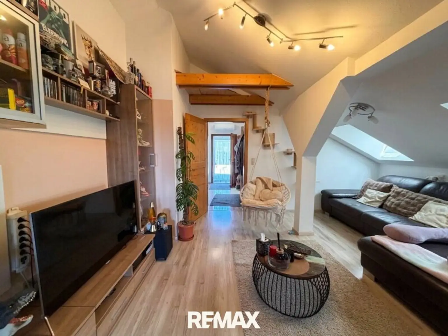 Wohnzimmer DG