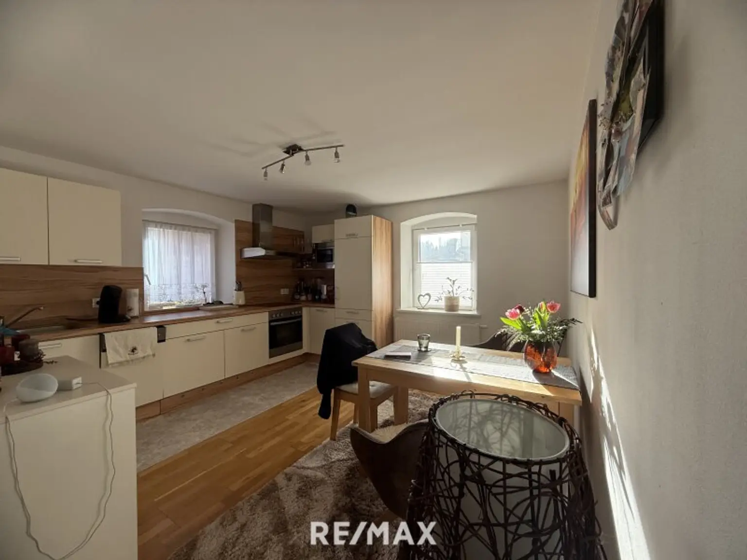 *** Top kernsaniertes 439m² Zinshaus mit Nebengebäude in Kindberg – 4 Einheiten incl. Carports, voll vermietet, starke Renditechance! ***