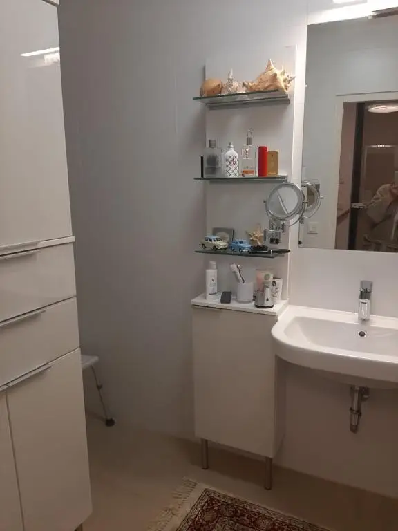 Bad mit Dusche/WC 1.OG