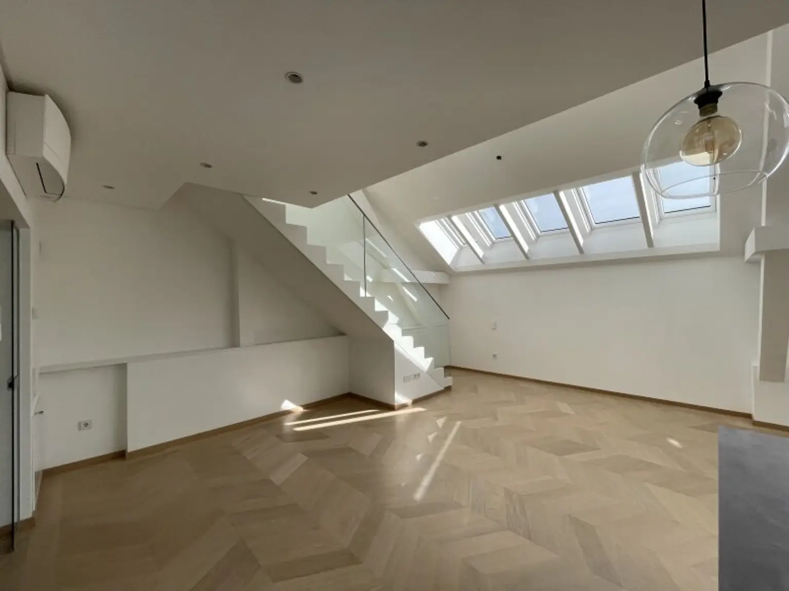 4 Zimmer-Maisonetten-Wohnung mit einer Terrasse und Studio