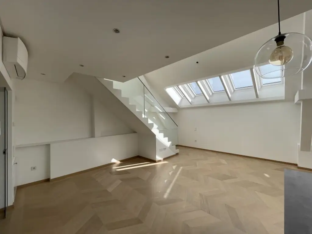 4 Zimmer-Maisonetten-Wohnung mit einer Terrasse und Studio