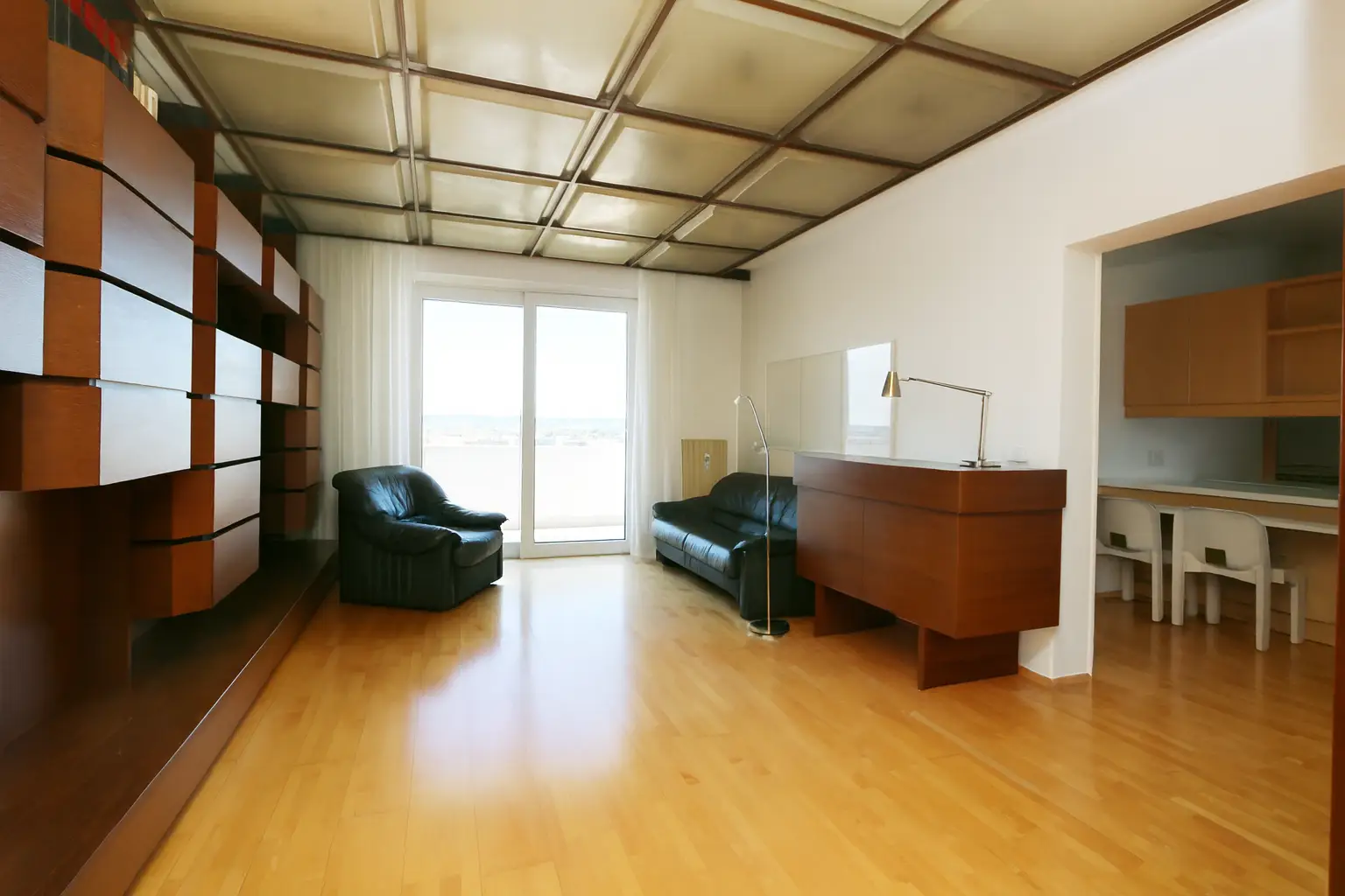 Perfekt geschnittene Dachgeschoss-Wohnung in attraktiver Lage nahe dem Krankenhaus und Bahnhof