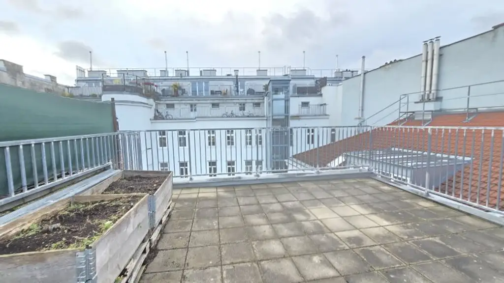 Schöne 4 Zimmer Wohnung mit große Terrasse. Nähe Westbahnhof U3/U6