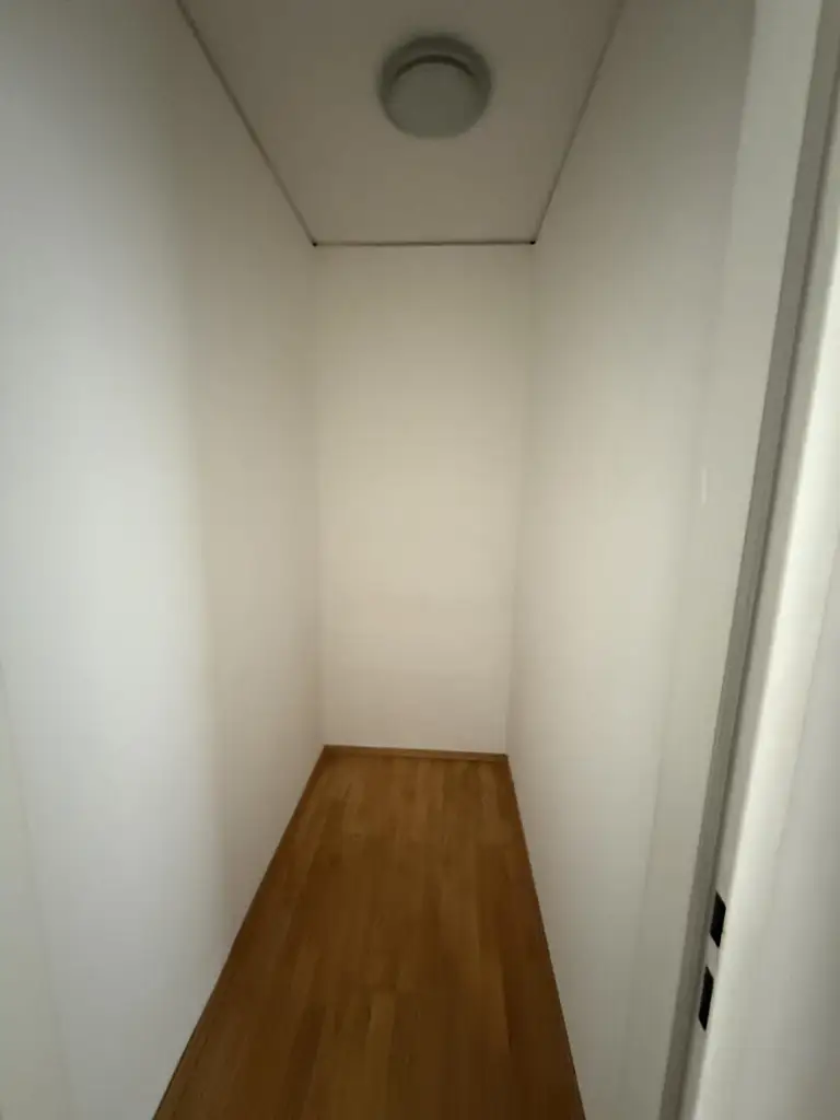 ZENTRALE LAGE! 2er WG taugliche Altbau Wohnung ++Videorundgang++