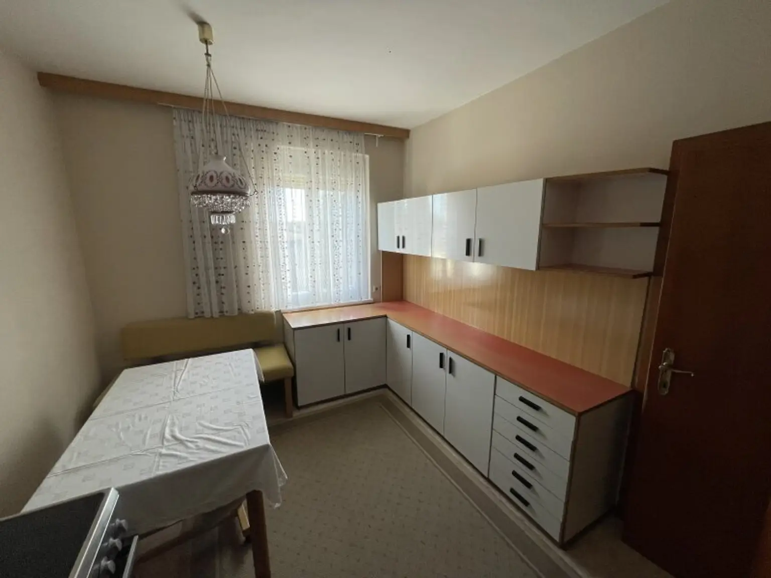 GROSSZÜGIGES ANWESEN MIT WOHNHAUS -- WUNDERSCHÖNER INNENHOF UND GROSSER GARTEN -- 1.315 m²!