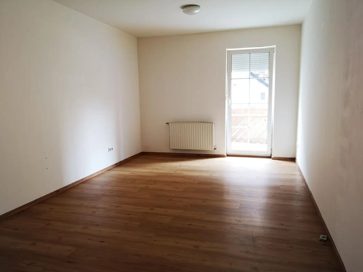 Wohnung mit Balkon  im Hochparterre