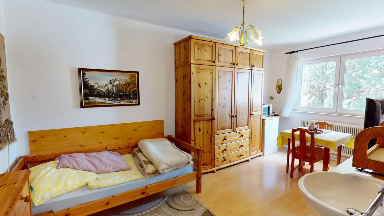 Großzügiges Zweifamilienhaus mit großem Garten und viel Potenzial