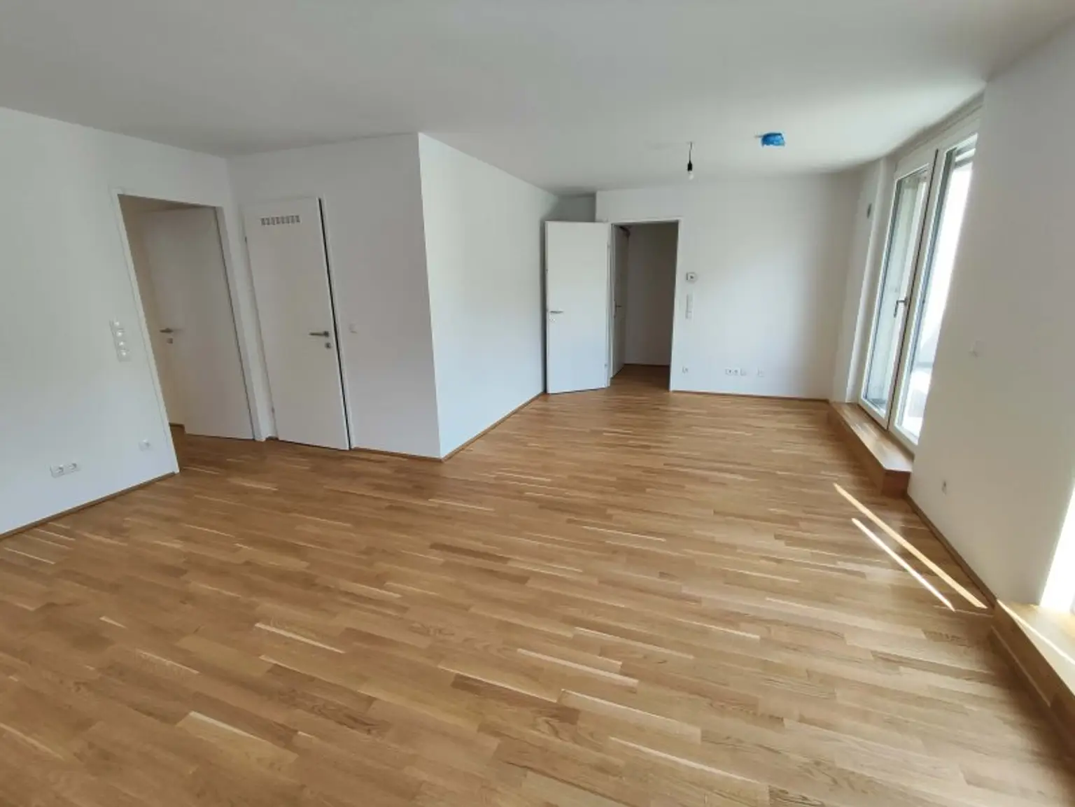 TOP NEUBAU 3-Zimmer-ERSTBEZUG mit Terrasse im 4. OG in 1210 Wien! Top 1/27