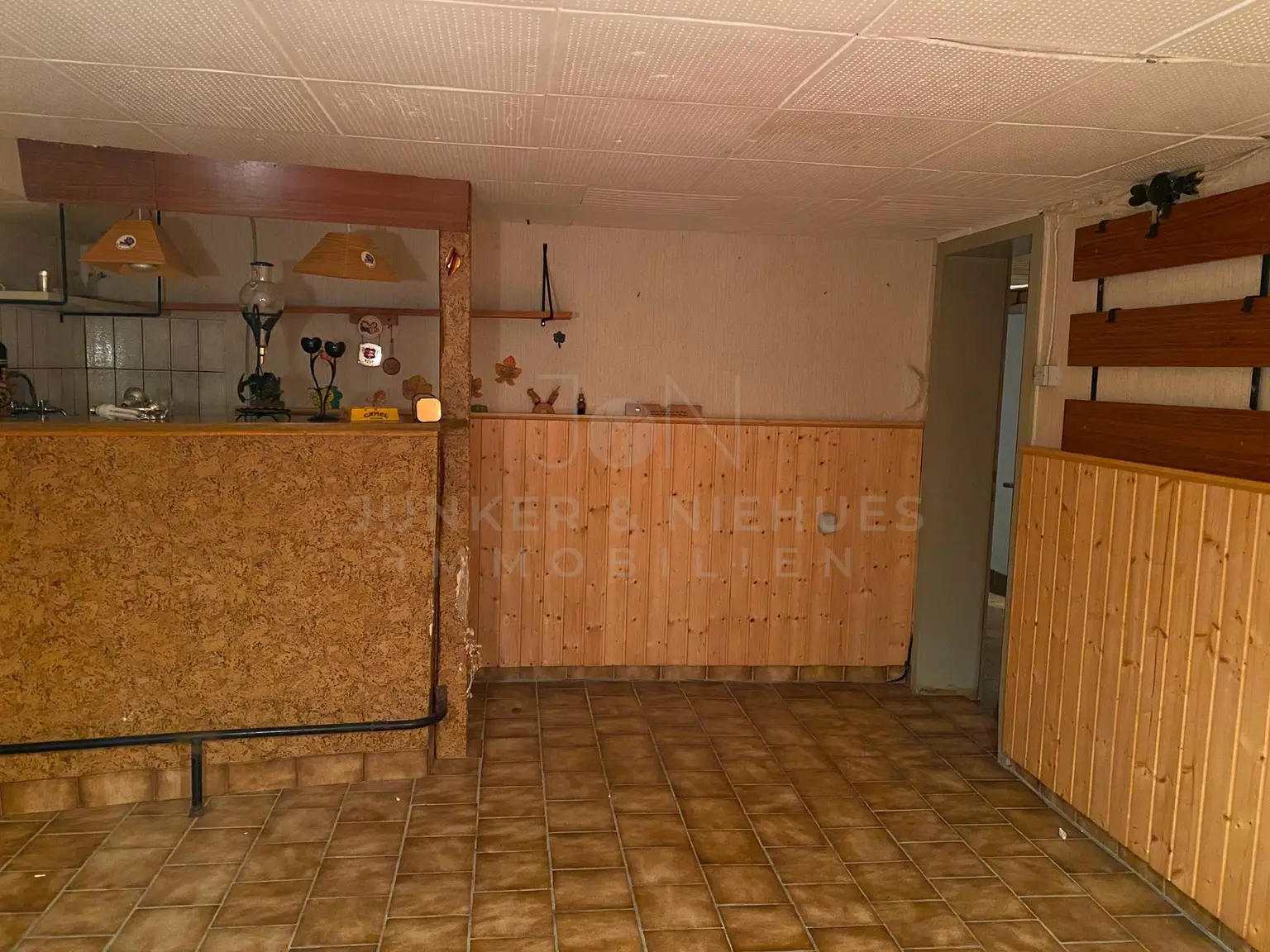 Bar im Keller