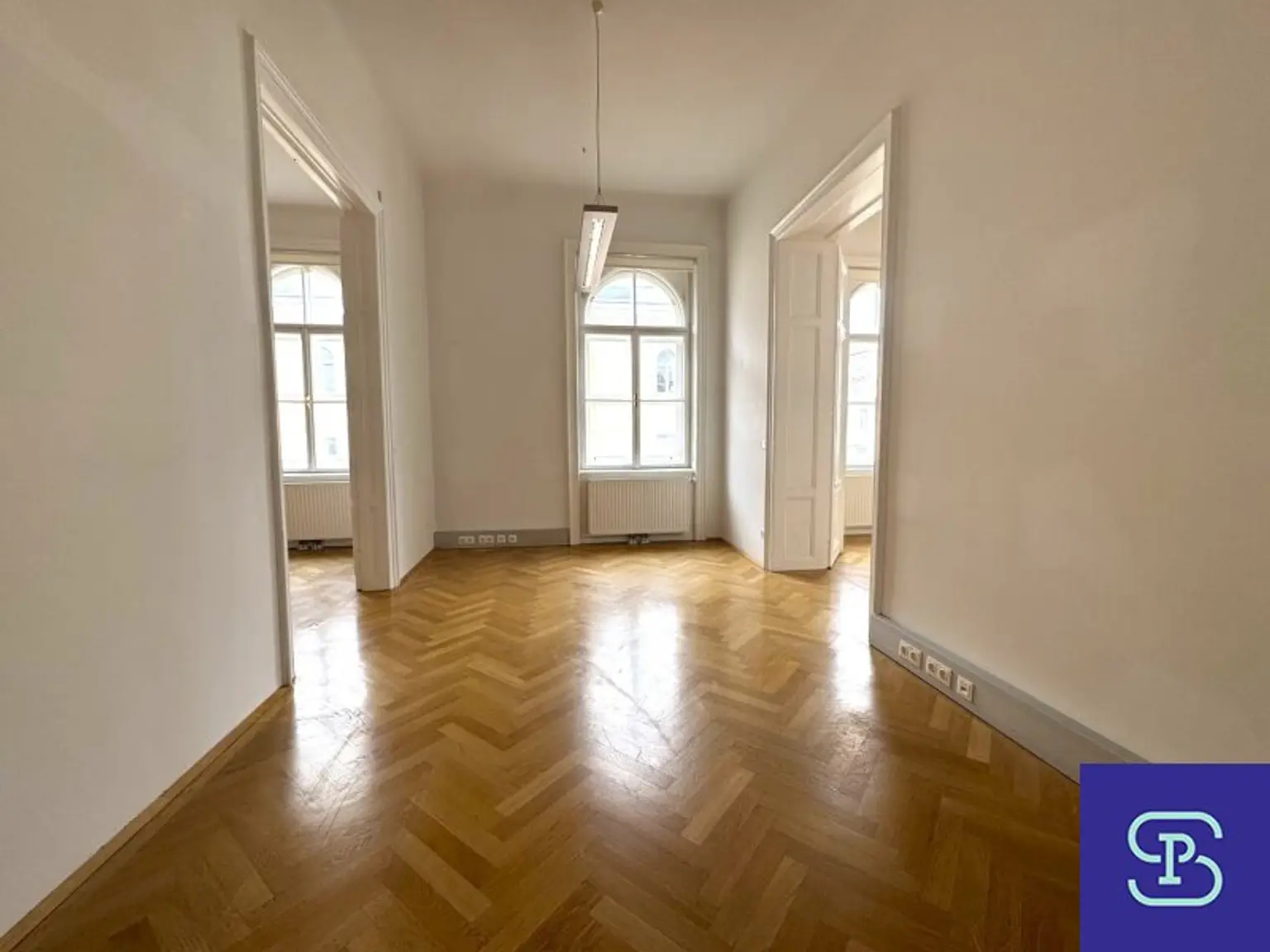 Neutorgasse: Klimatisiertes 193m² Stilaltbau-Büro mit 5 Zimmern und Lift - 1010 Wien