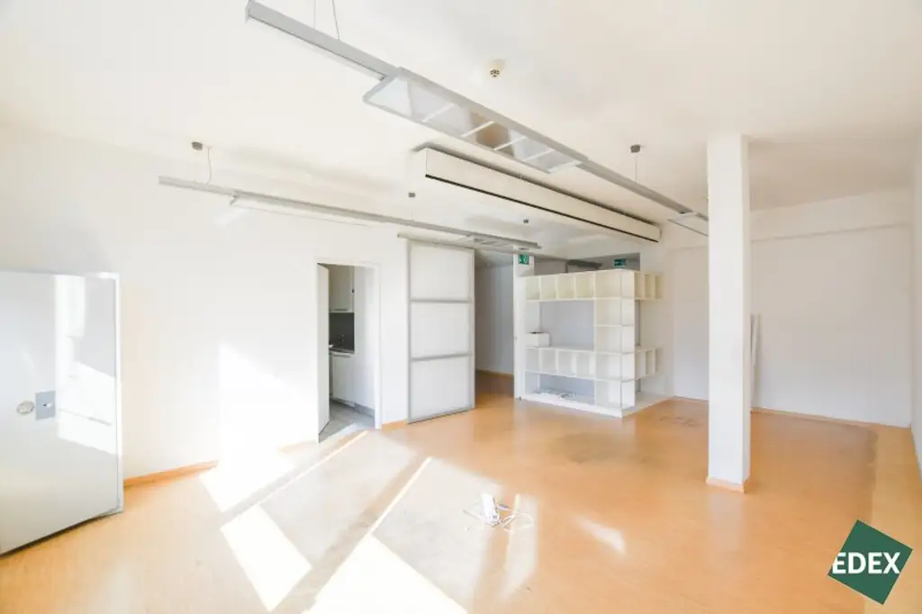 Vienna Competence Center - modernes Büro samt Freifläche