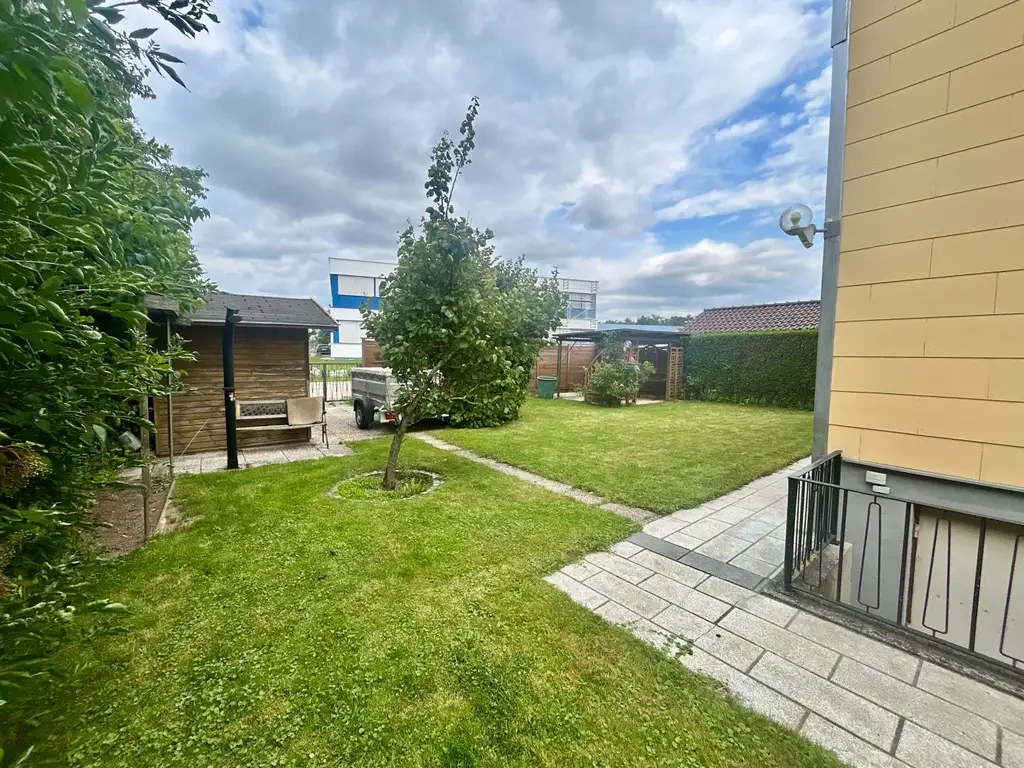 Großzügige Doppelhaushälfte inkl. Garage und sonnigem Gartenbereich