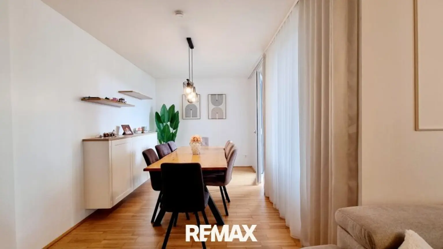 Esszimmer mit Terrasse