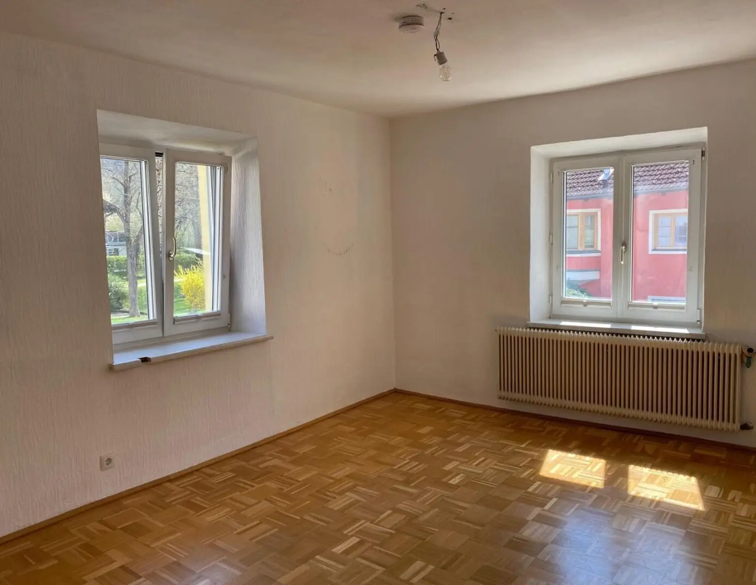 Viel Raum zum Leben | 7-Zimmer-Maisonette mit Balkon, Garten und Garage
