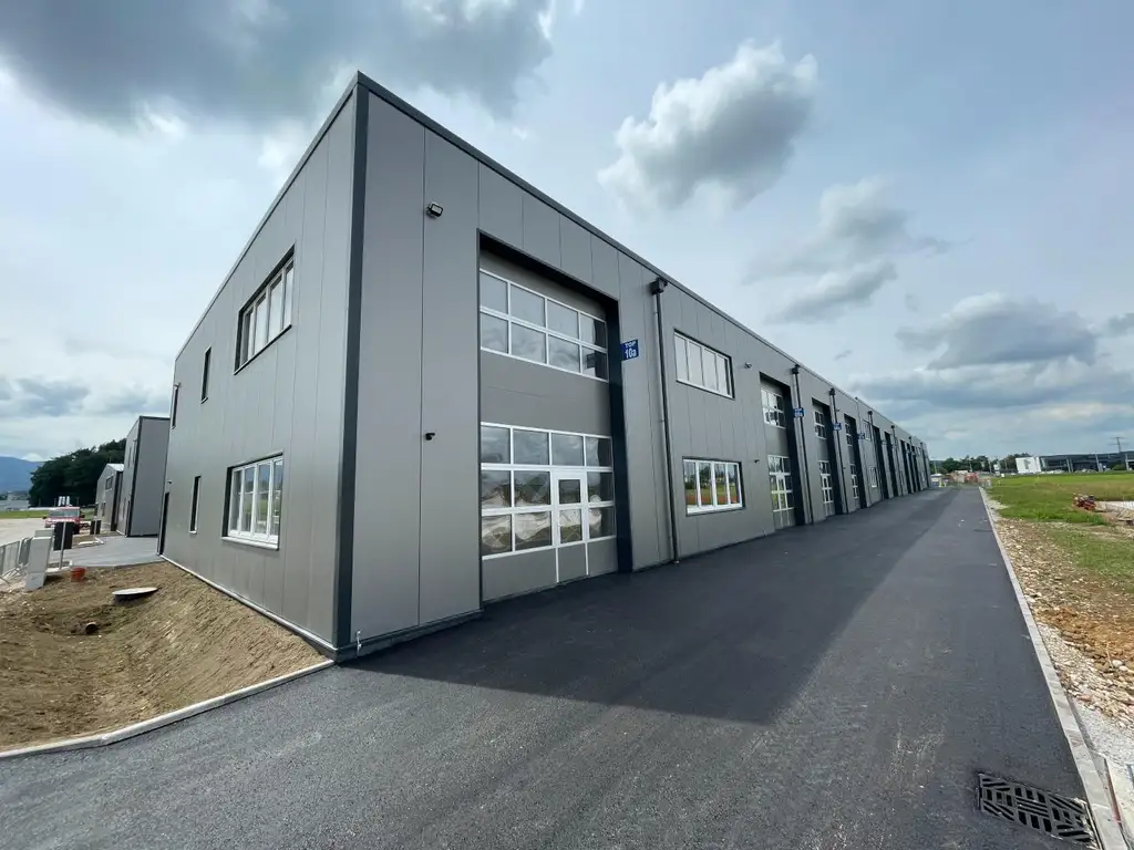 Betriebs-/ Produktions- oder Lagerhallen von 44 - 224 m² Fläche, 1A Standort ab Herbst 2025 im BUSINESS PARK REGAU (Top 14a)
