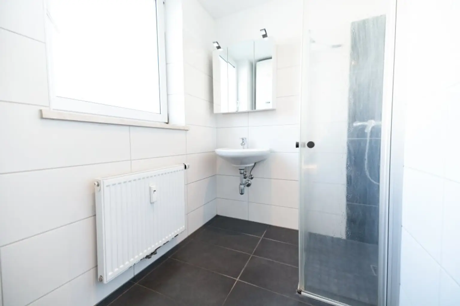*WOW* I MODERN I CARPORT I TOP LAGE I SEHR MODERN I FAMILIENWOHNUNG I DUSCHE I HAUSTIERE WILLKOMMEN I IM HERZEN VON KAPFENBERG I PROJEKT WOHNEN I