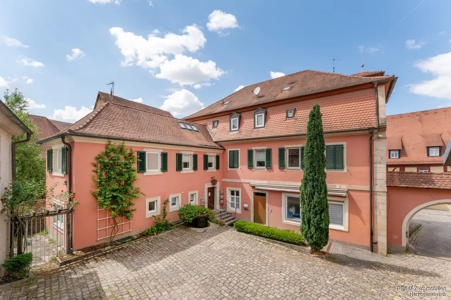 Innenhof mit Hauseingang