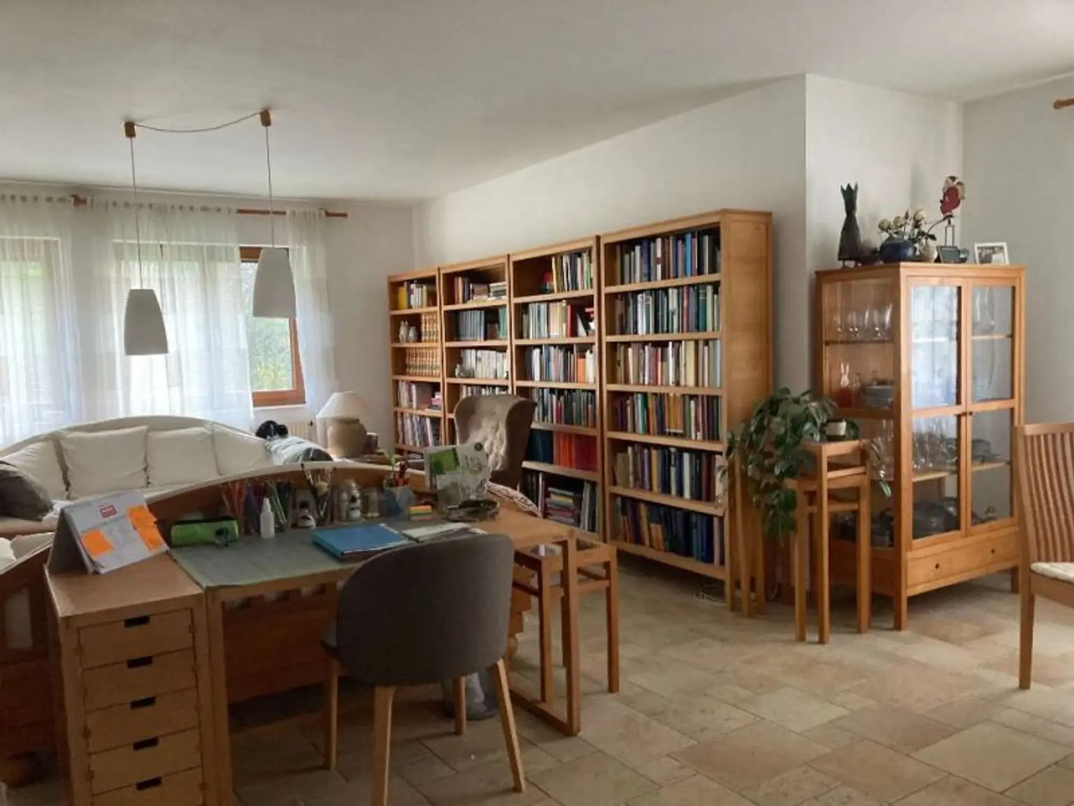 HARMONISCHE PRACHTLIEGENSCHAFT MIT SCHWIMMTEICH