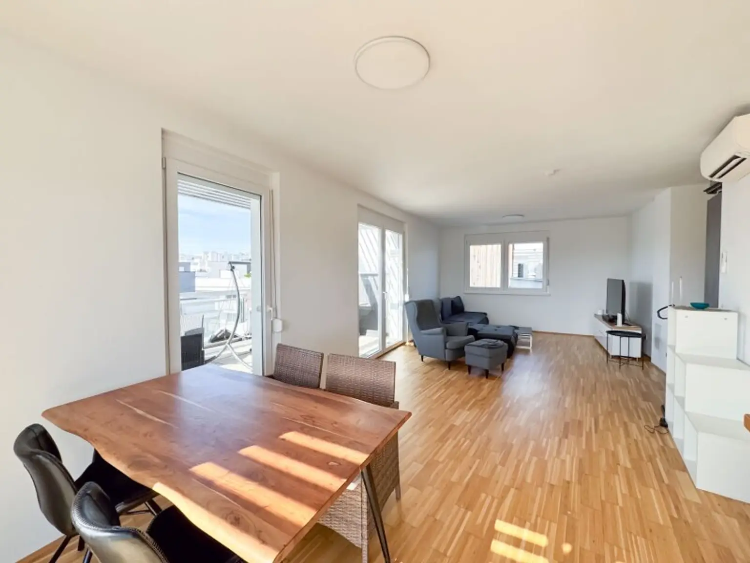 Exklusive 3-Zimmer-Maisonette mit traumhafter Terrassenfläche im Zentrum von Schwechat