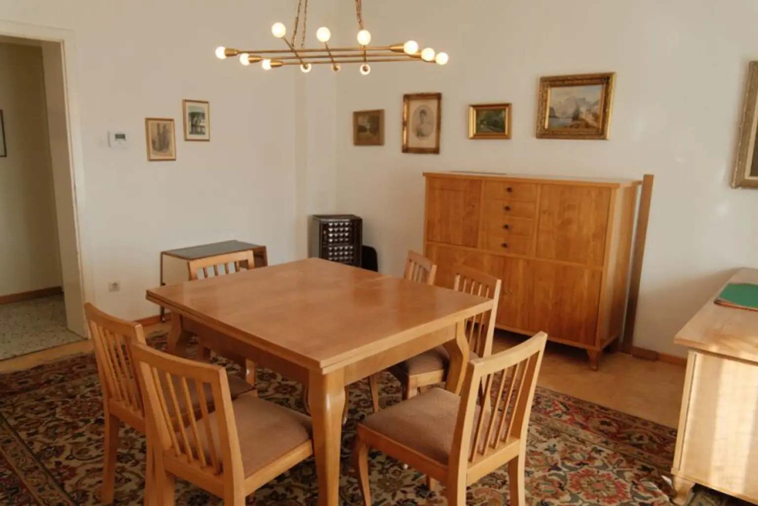 Zistersdorf: A5 - Nähe: großzügiges Wohnhaus ( 2 Wohneinheiten ) mit traumhaften Garten, Garage und Werkstatt