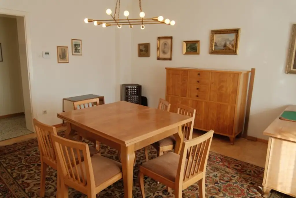 Zistersdorf: A5 - Nähe: großzügiges Wohnhaus ( 2 Wohneinheiten ) mit traumhaften Garten, Garage und Werkstatt