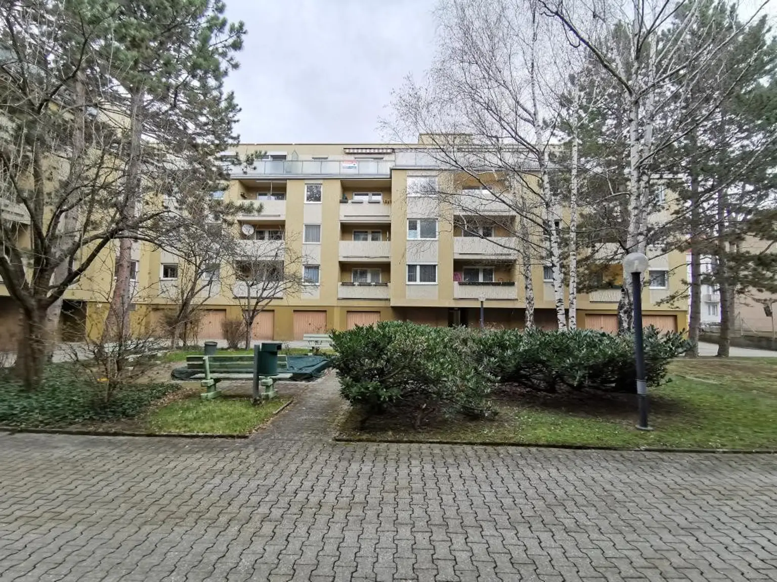In Kürze frei. 3 Zimmer + Kabinett und 2 große Dachterrassen. Alles wie neu...!!!