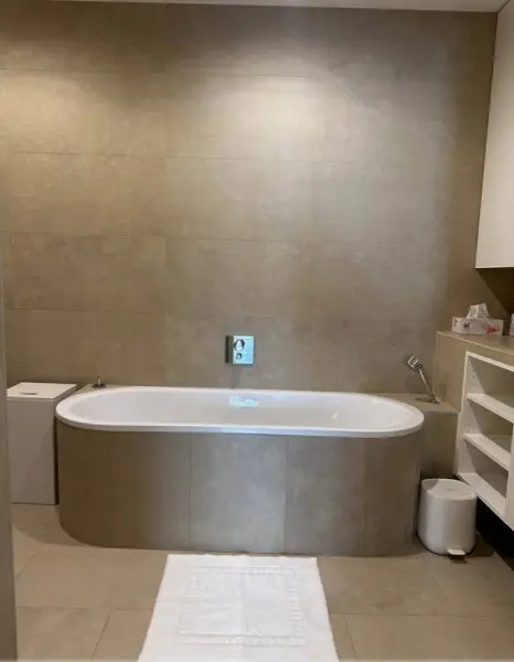 Badezimmer (bathroom)