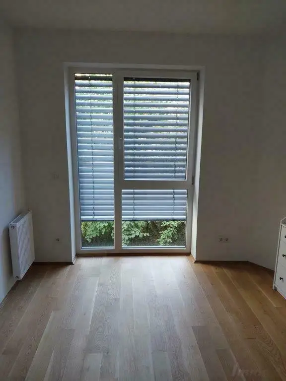 großzügige 5-Zimmer-Neubauwohnung mit zwei kleinen Terrassen und Tiefgarage im Villenvierteln zwischen UNI und LKH - Nähe Hilmteich