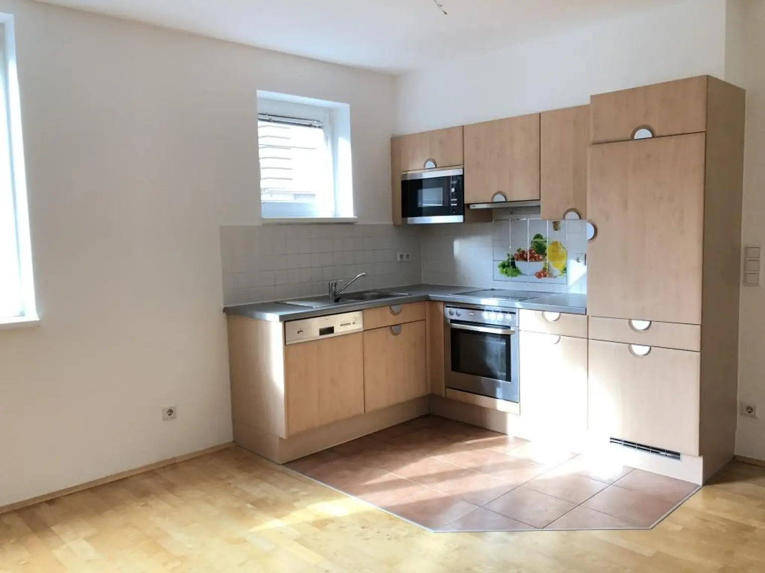 Nähe U3 - Wunderschöne, sehr sonnige Neubauwohnung in sehr guter und verkehrsgünstiger Lage