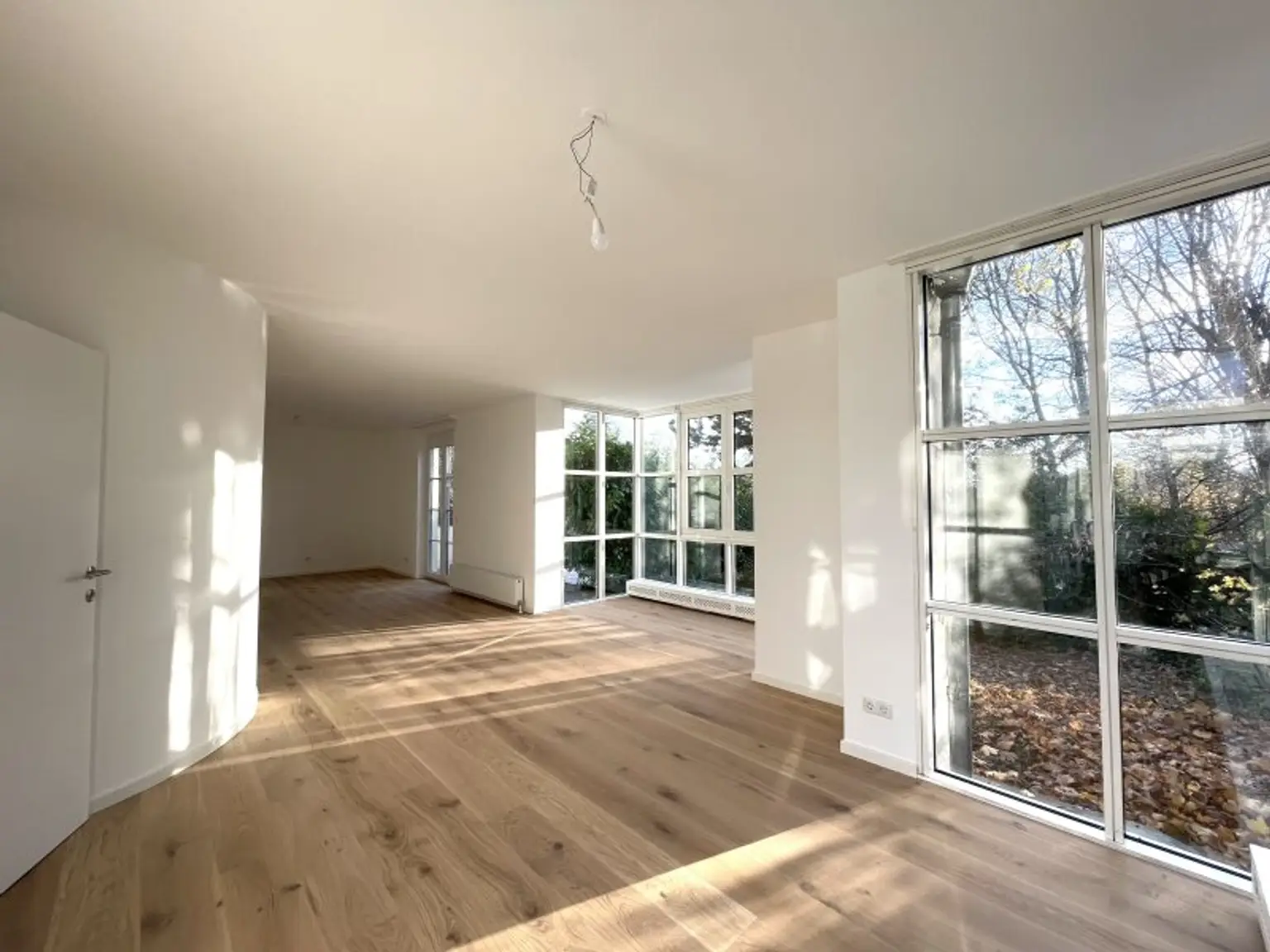 Prestige Living in Sievering: Großzügige Gartenwohnung mit Stil