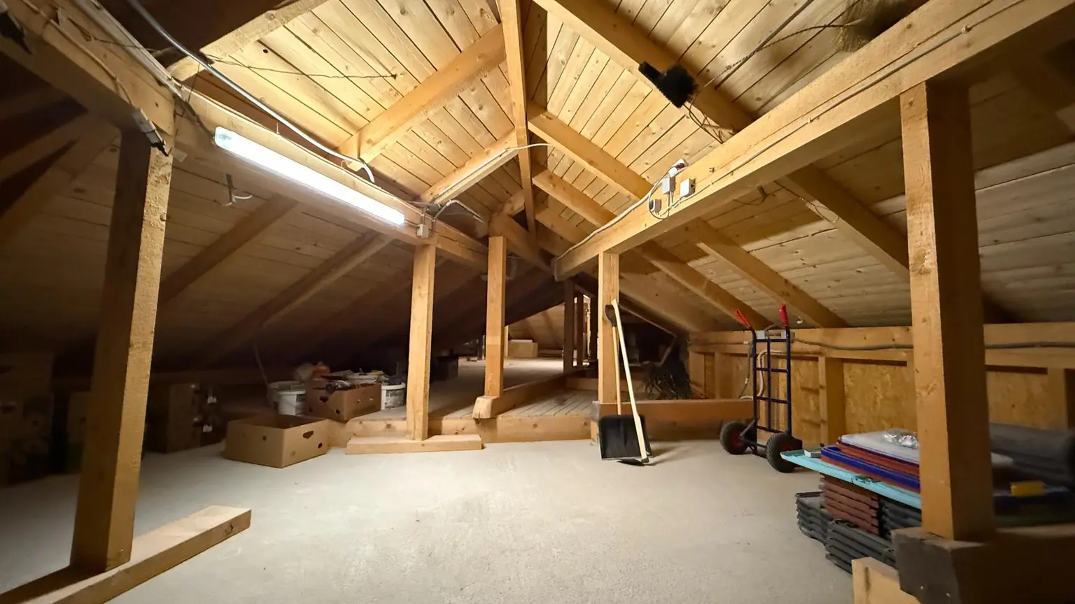 gepflegter, bezugsfertiger Bungalow mit Weitblick in sonniger Lage