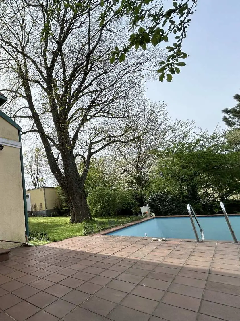 Einfamilien-Villa mit traumhaftem Naturgarten in begehrter Perchtoldsdorfer Lage!