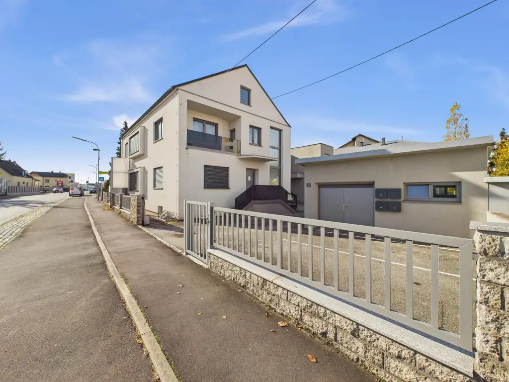 Kernsaniertes Anlageobjekt mit großzügigen Büroflächen und Wohneinheiten in 4050 Traun